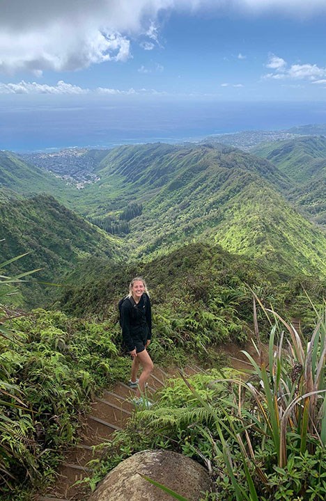 Kaja trekking in stunning surroundings in Hawaii ISIC